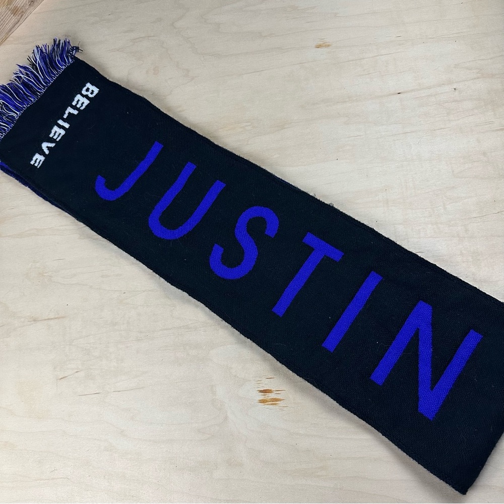 Justin Bieber scarf - Picture 8 of 13